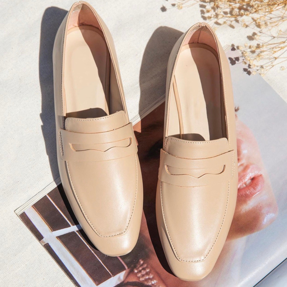 22 Sila Leather Loafers