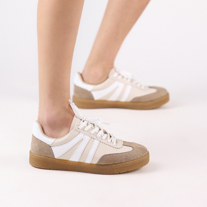 Nove Sneakers