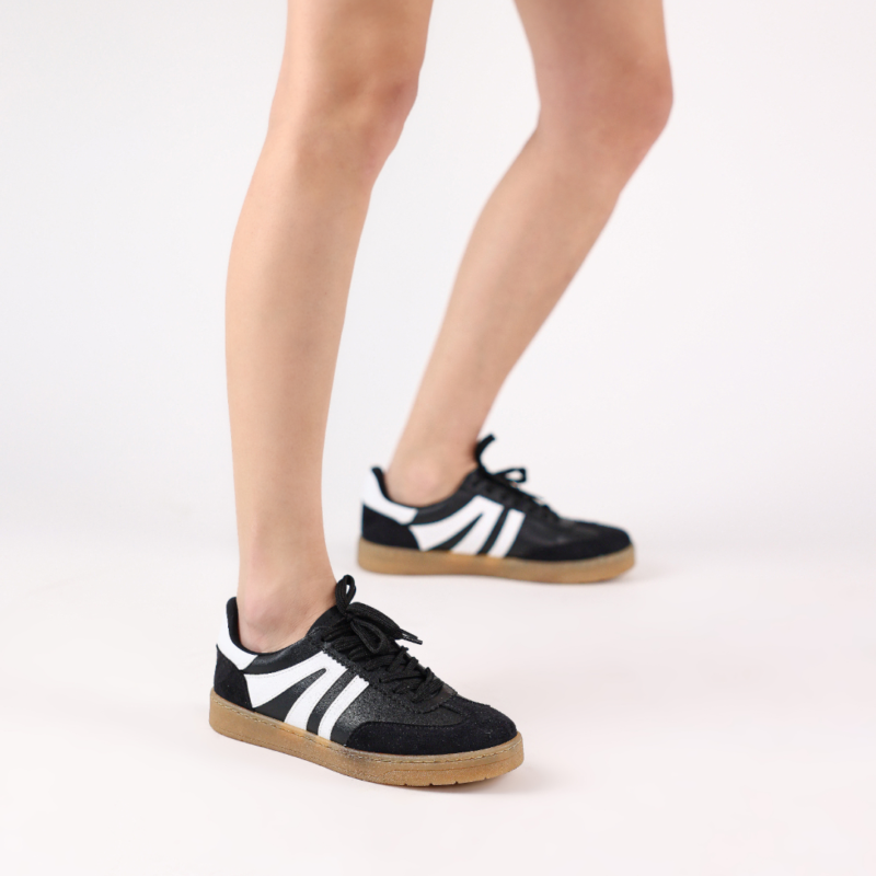 Nove Sneakers