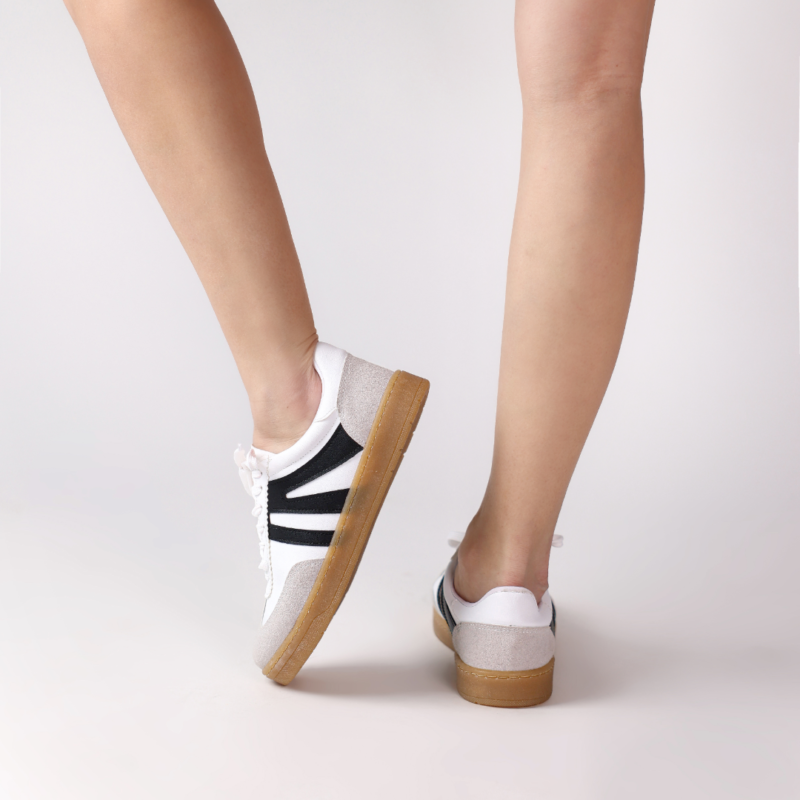 Nove Sneakers