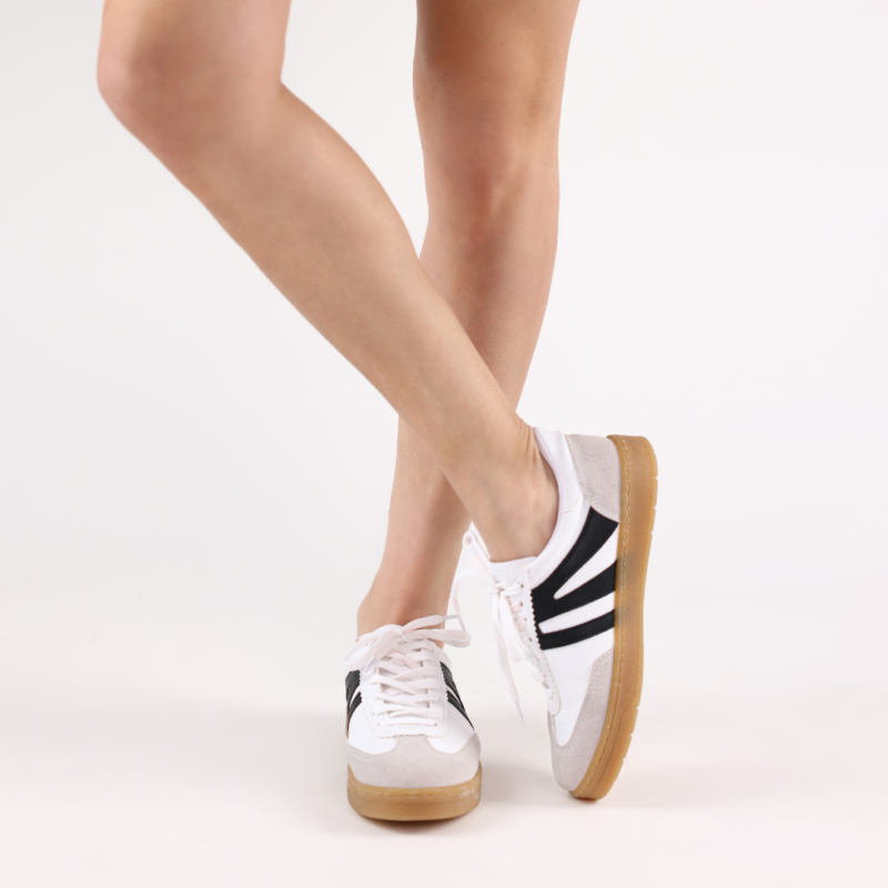 Nove Sneakers