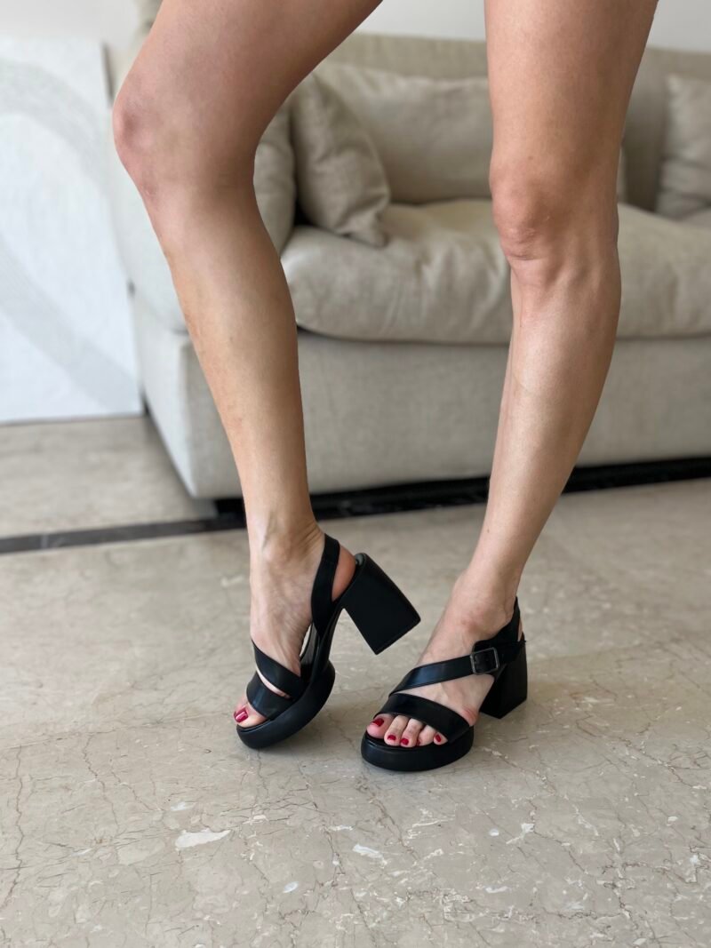 Cyma Sandals Platform