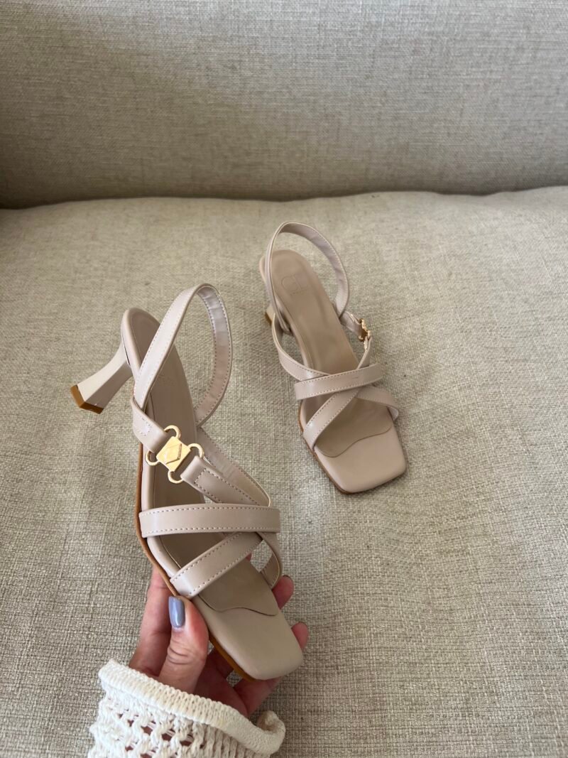 Rolly sandals